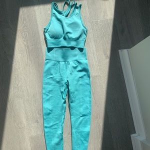 Gymshark Set (bra & leggings)